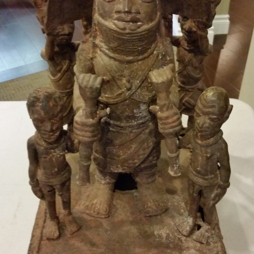 Nigerian chief with two sons and two servants (bronze)front full